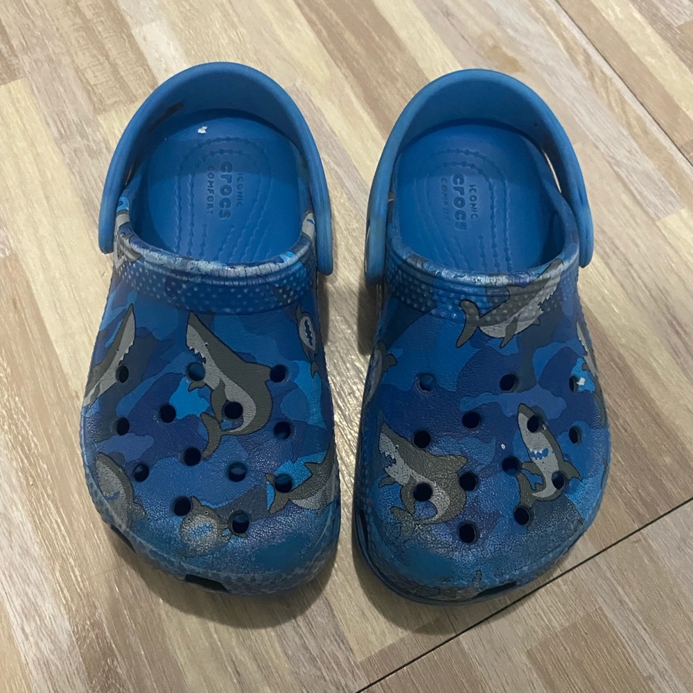 Toddler size 8 crocs